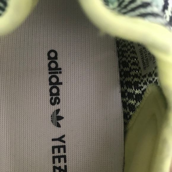 Yeezy Boost 350 V2 - Picture 3 of 6